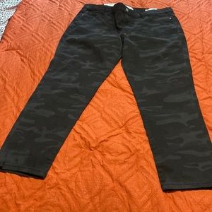 NWT ladies jeans size 16